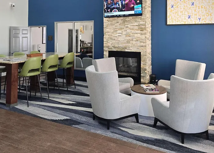 Comfort Suites Terre Haute University Area
