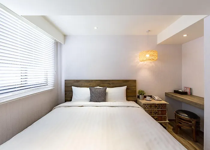 Lan Kwai Fong Garden Hotel