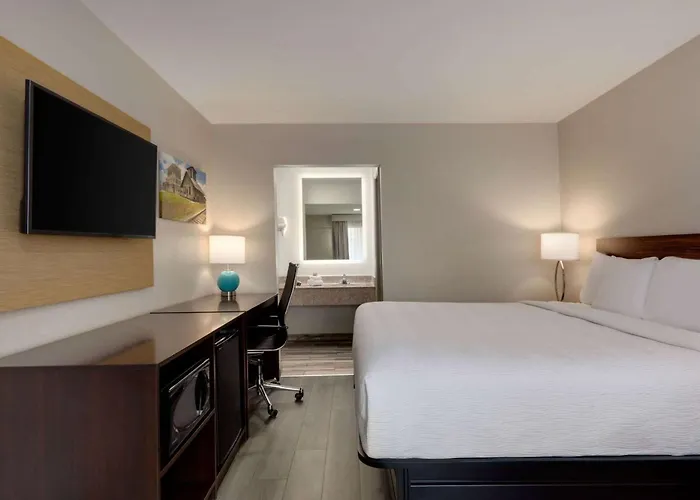 Baymont By Wyndham Emporia Va