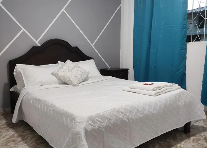 Hotel Los Colores Guatape
