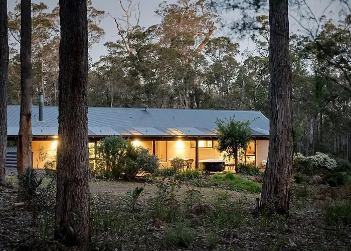 Jarrah Grove Forest Retreat - Adults Only Luxury Chalet