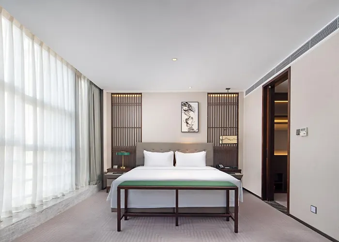Liuzhou Imperial Dragon Bay Purejoy Hotel