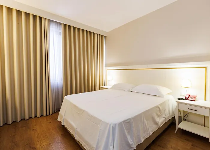 Riverside Rooms At Hotel Fieri