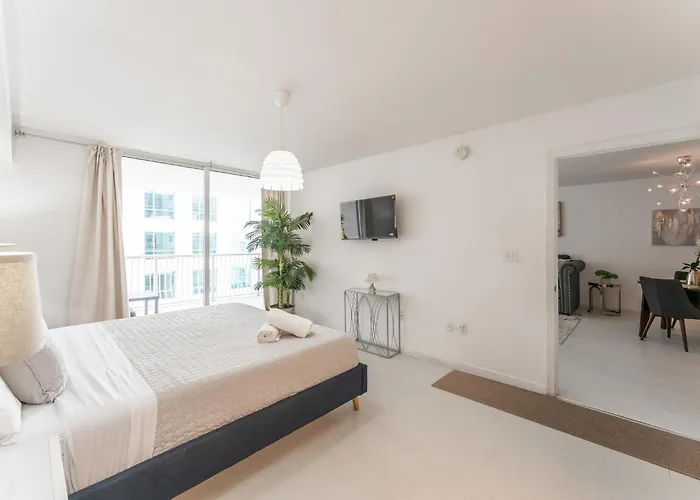 Lux Brickell Bay Condo City Views & Prime Location