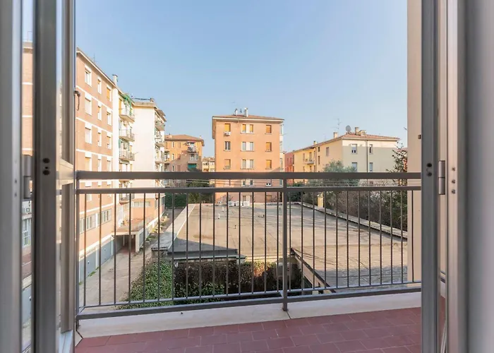 Fioravanti Apartments - San Luca Suite & Genesis House, A Pochi Passi Dalla Stazione, Vicino Al Cuore Di Bologna