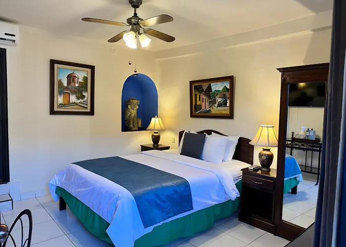 Hotel Camino Maya