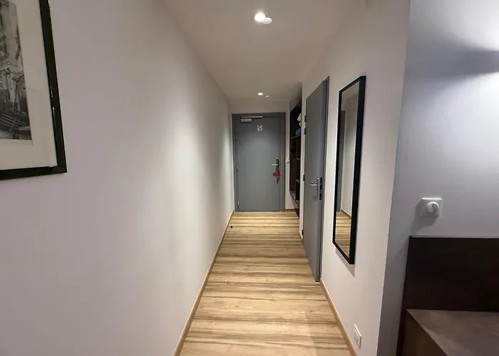 Hotel Strasbourg Montagne Verte & Restaurant - Free Parking