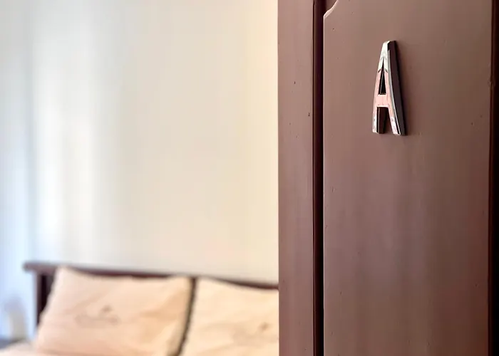 Sky Hotel - Rooms & Free Laundry - 50M To Royal Palace