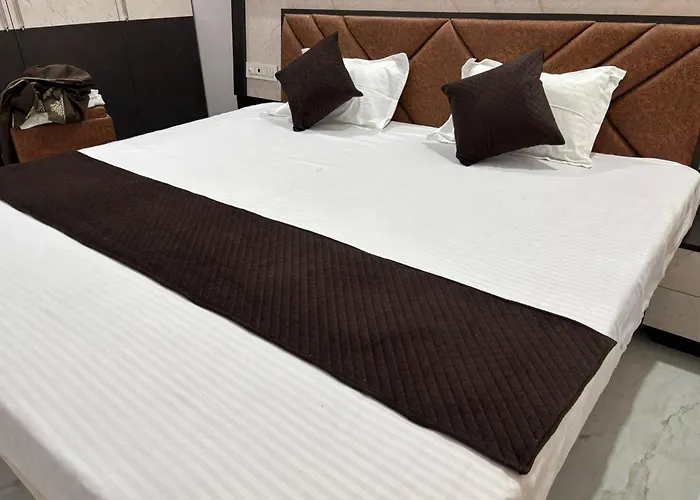 HOTEl SHREE ASHTVINAYAK GRAND