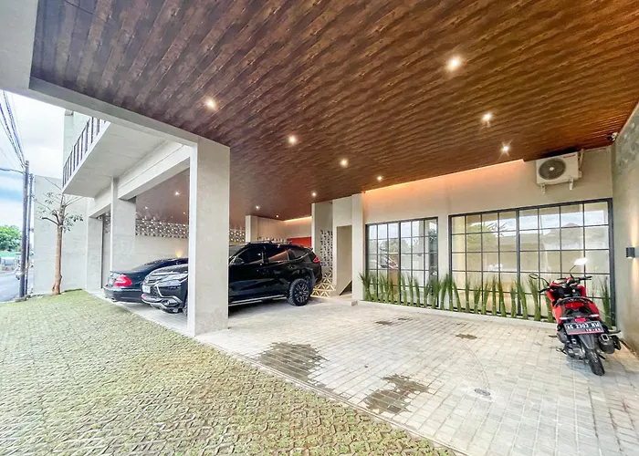 Urbanview Tigatuju Living Blitar