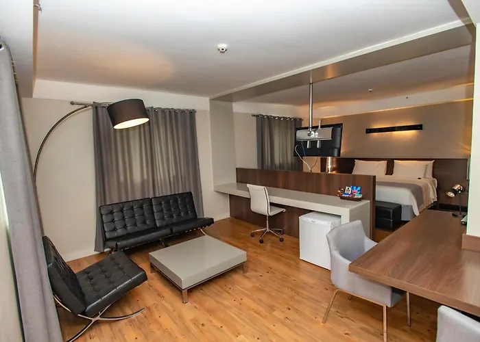Delmond Hotel