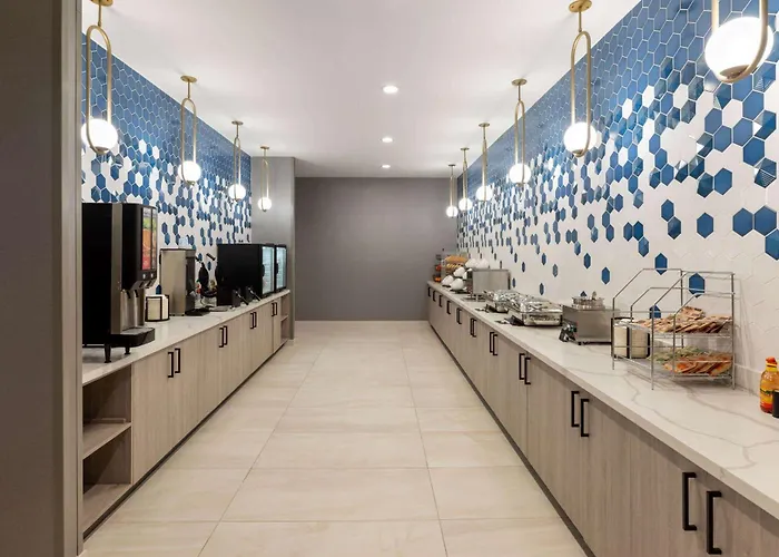La Quinta Inn & Suites By Wyndham Desoto