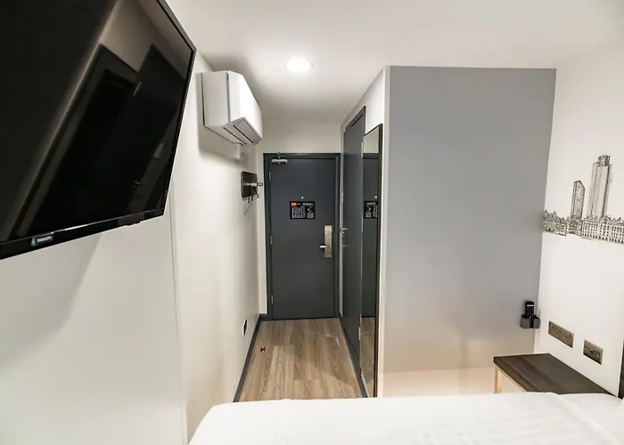 Easyhotel Victoria