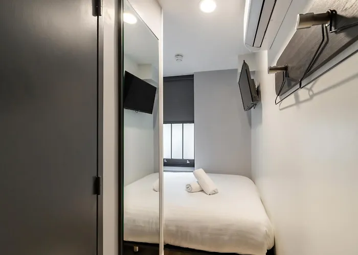 Easyhotel Victoria