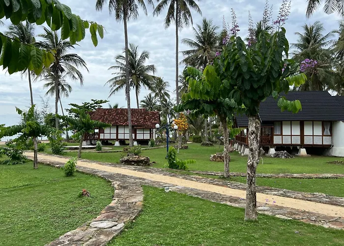 Arys Lagoon Bungalow & Hotel