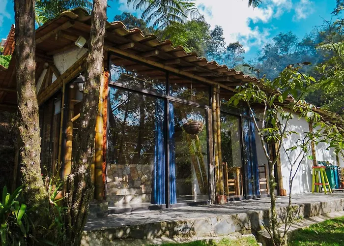Oru Forest Retreat & Eco Lodge, Just 15 Minutes From The Airport