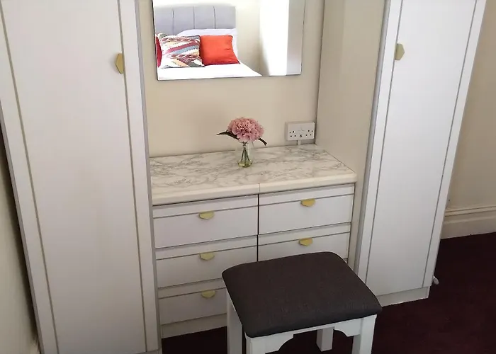 Stratford House Holiday Apartments