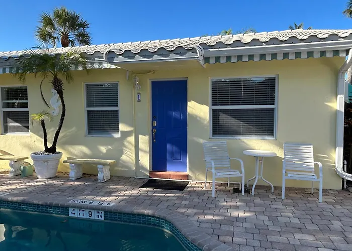 Bahama Beach Club Pompano - Cozy & Charming Apartments And Studios Near Beach With Heated Pool