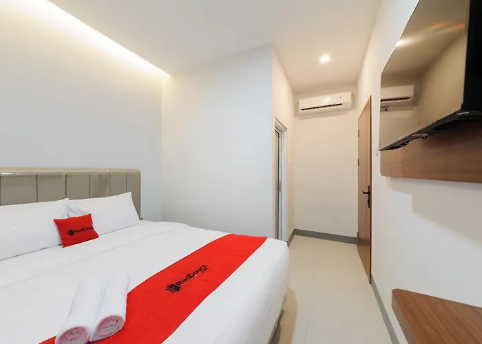 Reddoorz Plus Near Kebun Raya Bogor