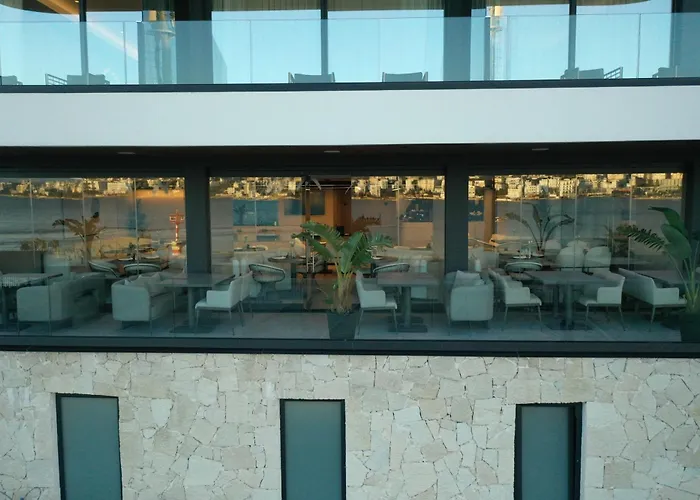 Yacht Premium Hotel Sarandë