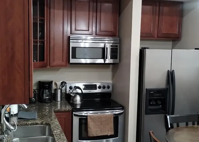 Beautiful 3Br 3Ba Condo With Free Parking Near Downtown Washington Dc