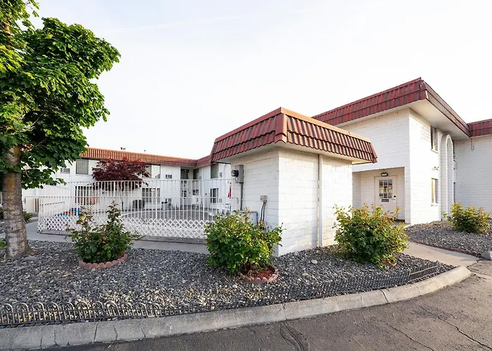 Hermiston Inn & Suites