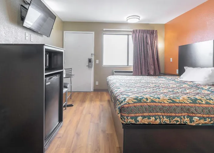 Oyo Hotel Lake Charles Hwy 10