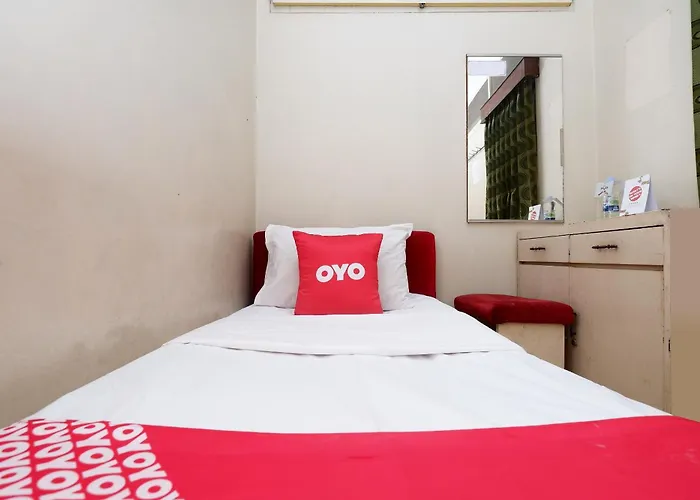 Oyo 1843 Cahya Nirwana