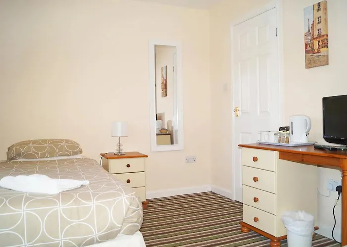 Ricky Road Guest House - Budget
