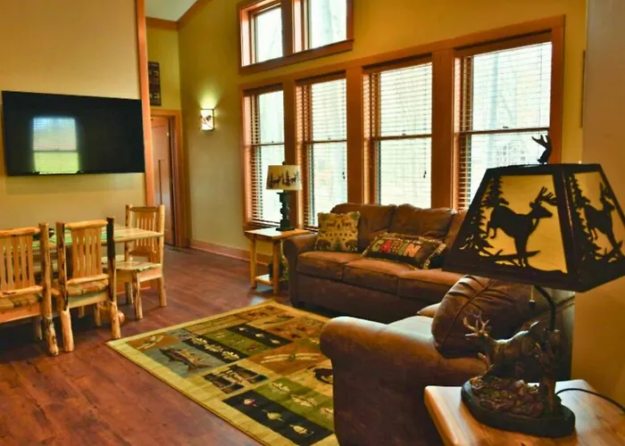 Abe Martin Lodge & Cabins