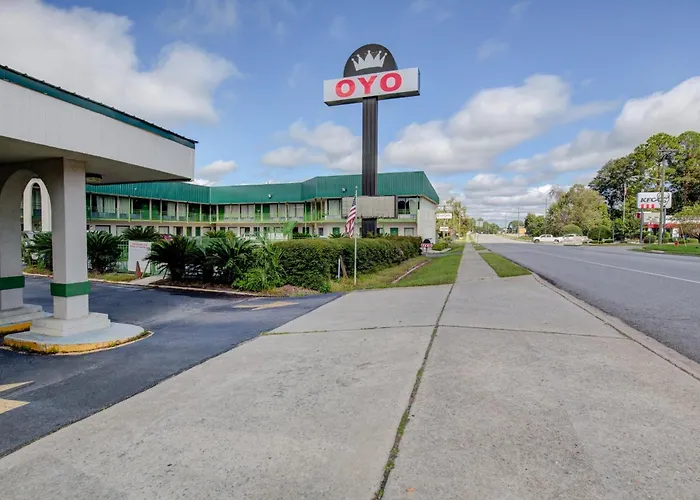 Rise Inn By Oyo Us 441