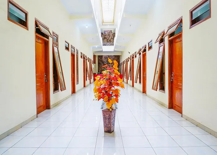 Flagship 90723 Berlima Guest House Syariah