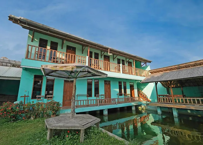 Oyo 93248 Villa Syariah Astuti Lestari