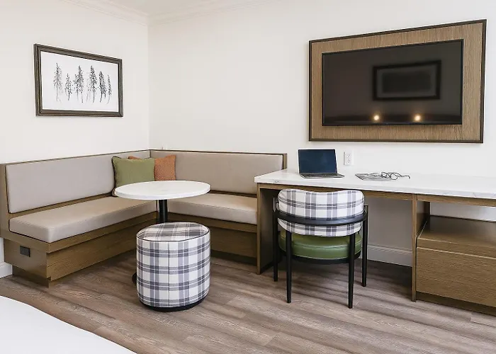 The Woodrose- Newly Renovated