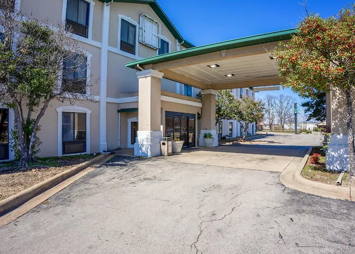 Ark Suites By Oyo Jonesboro I-555