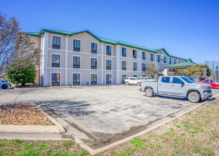 Ark Suites By Oyo Jonesboro I-555