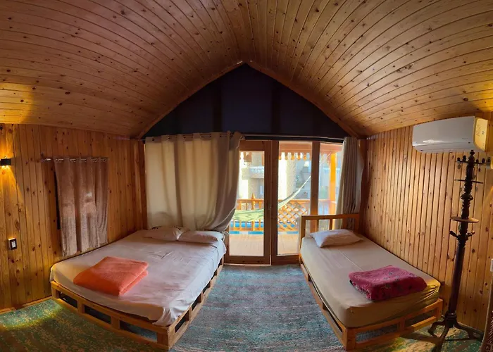 Green Beach Camp&Hotel
