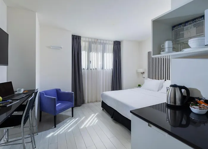 Best Western Regency Suites