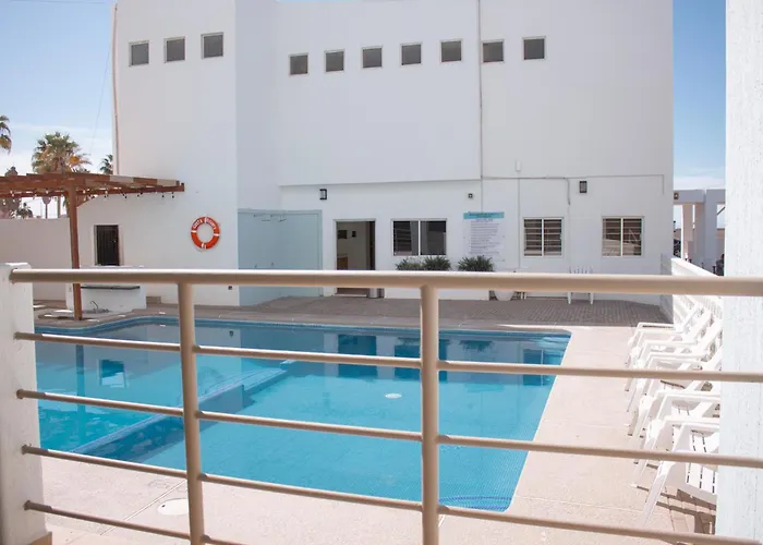 Costa Elegante Hotel & Suites