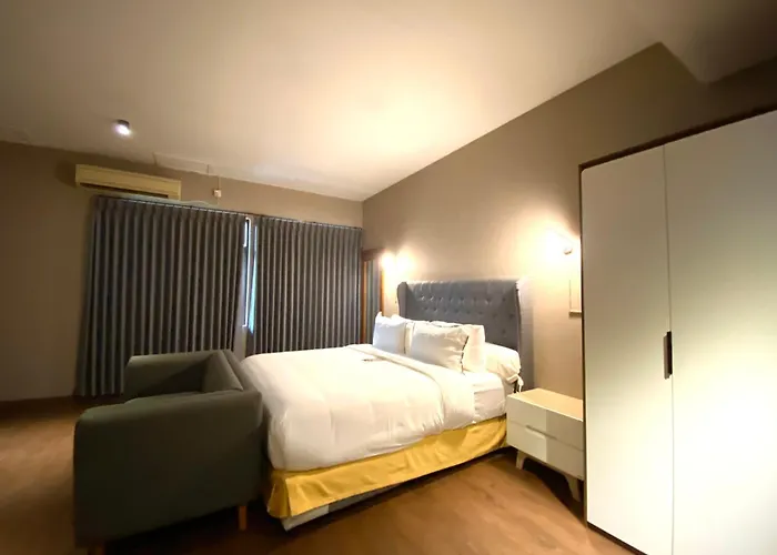 Hotel Golden Season