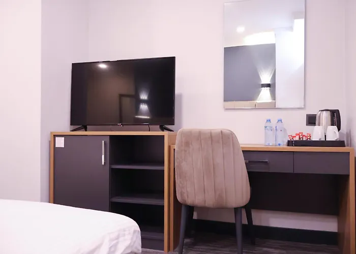 Home Plus Hotel