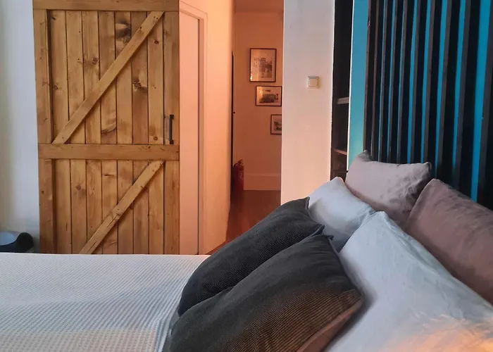 Feel At Home - Holiday Studio