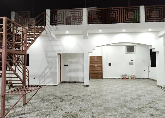 Hotel Shree Radhe & Banquet