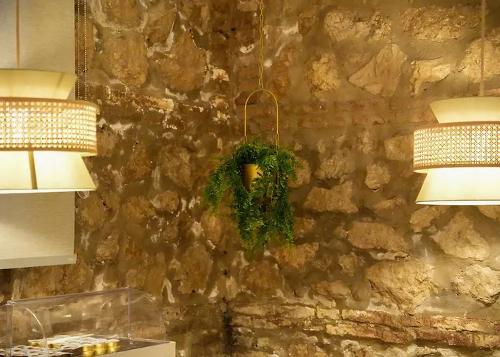 Plana Hotel