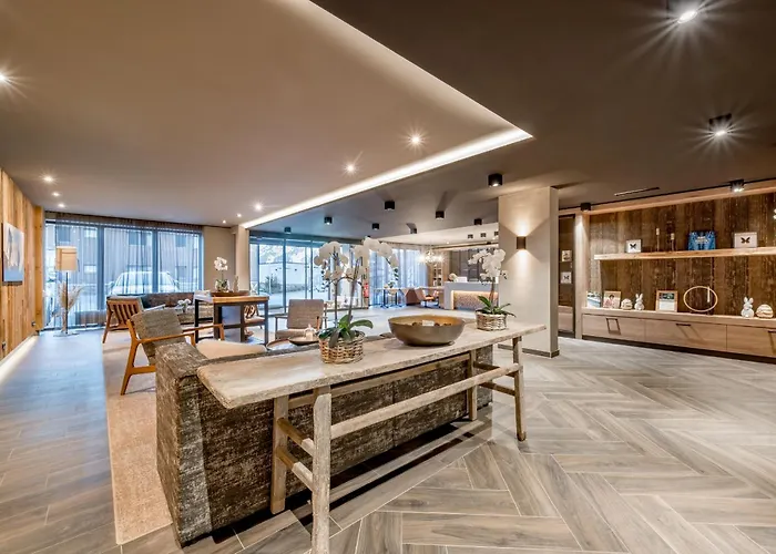 Alpenparks Hotel & Apartment Arlberg Warth Mit Pool