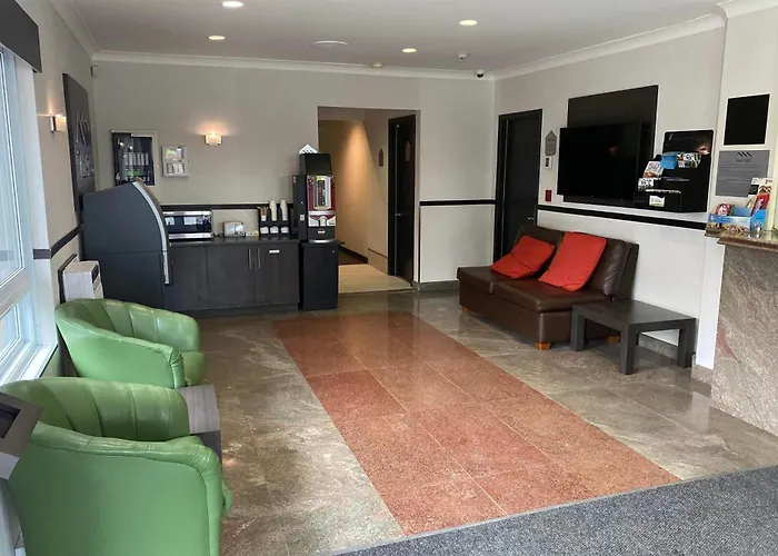 Ramada By Wyndham Laval