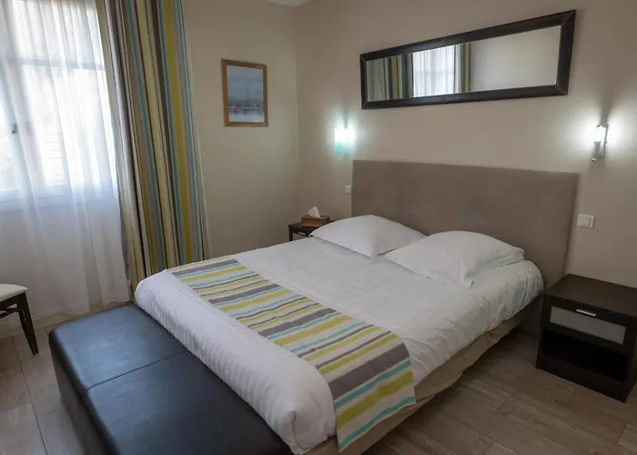 Logis Hotel La Croix du Sud