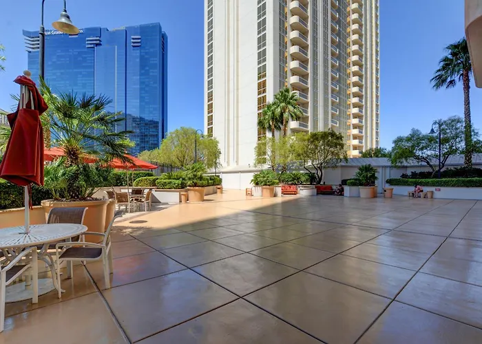 The Esme Suite At Mgm Signature 5 Min Walk From F1 Grandstand Located At Tower 2
