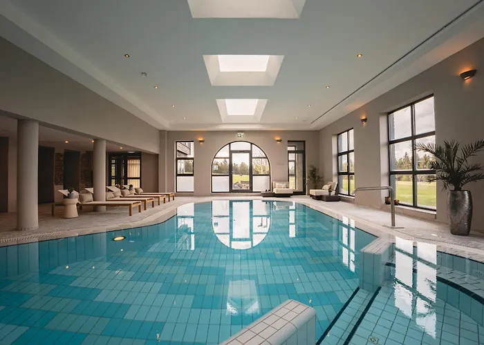 Naturhotel Sachsenbaude Oberwiesenthal - Indoor-Pool & Outdoor-Whirlpool