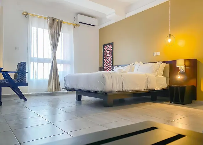Manou Hotel